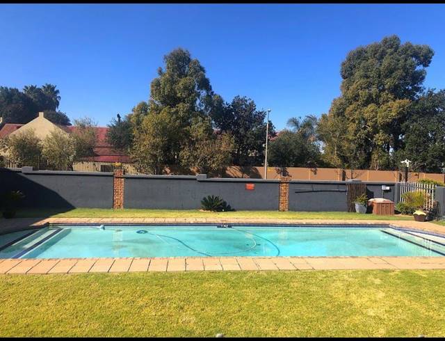 2 BEDROOM APARTMENT FOR SALE IN RAVENSWOOD